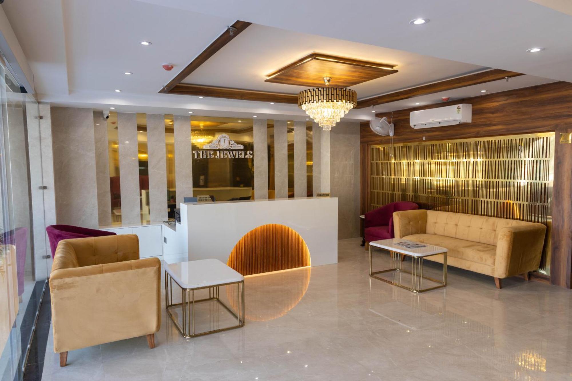 Hotel The Jewels Zirakpur Exterior photo