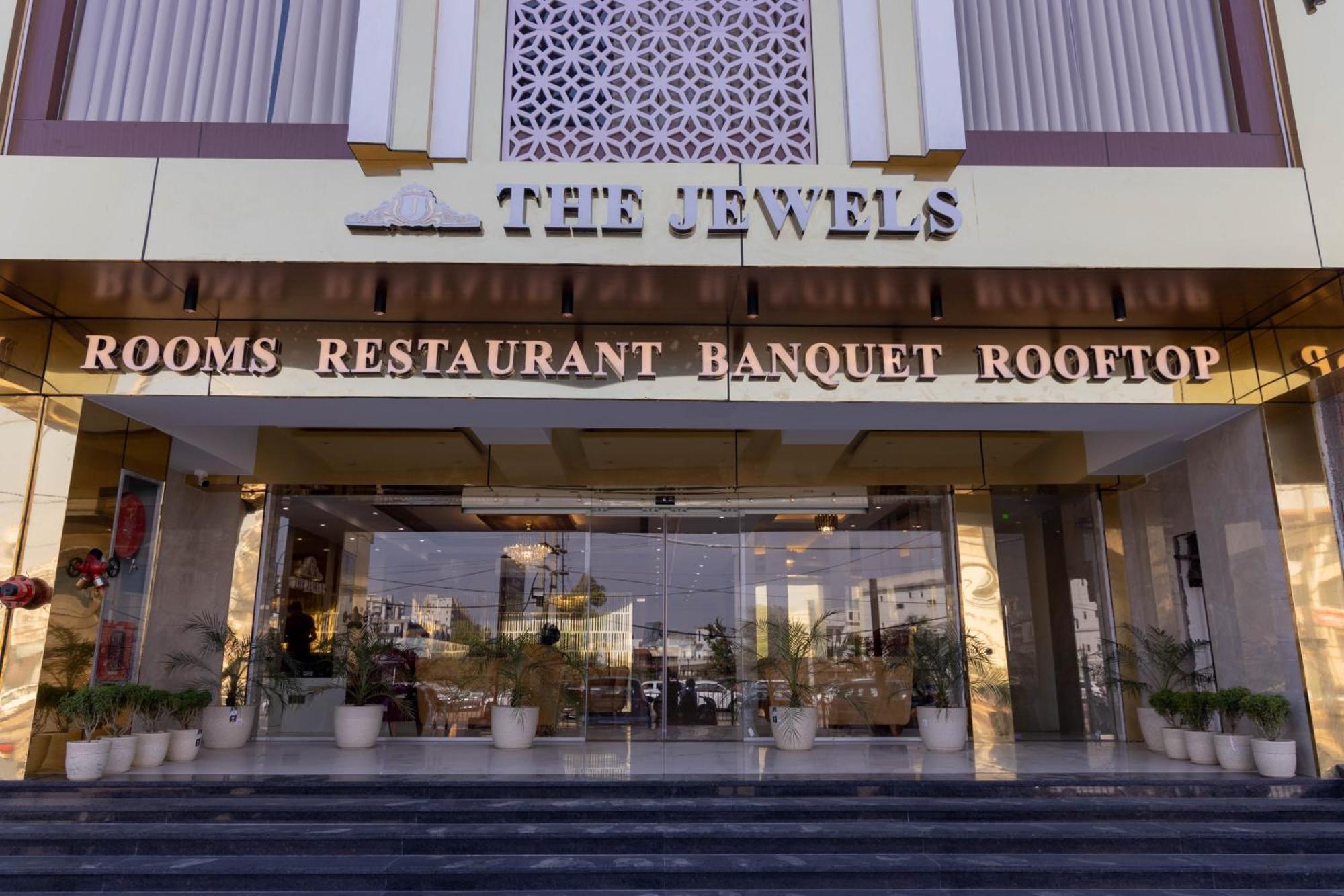 Hotel The Jewels Zirakpur Exterior photo