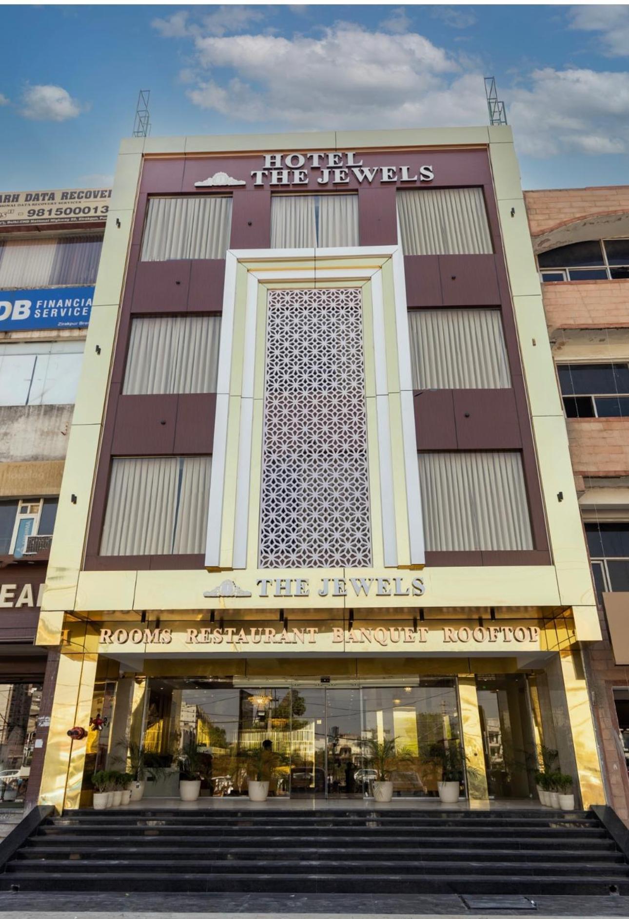 Hotel The Jewels Zirakpur Exterior photo